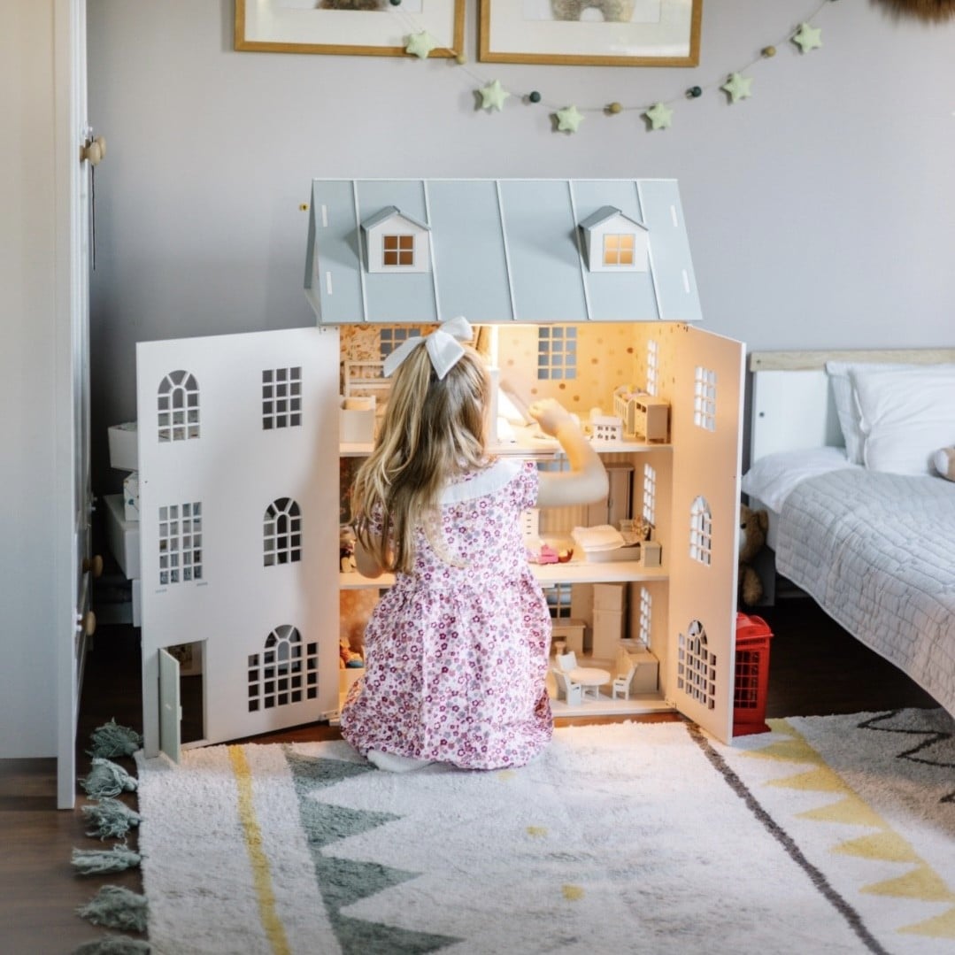 Bring the Magic of London to Your Child’s Playtime with the Dollhouse London