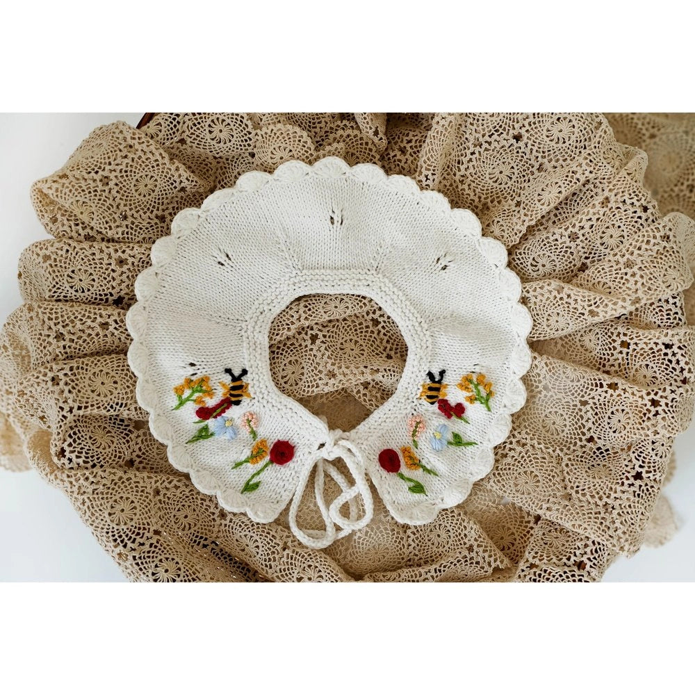 Bee's collar