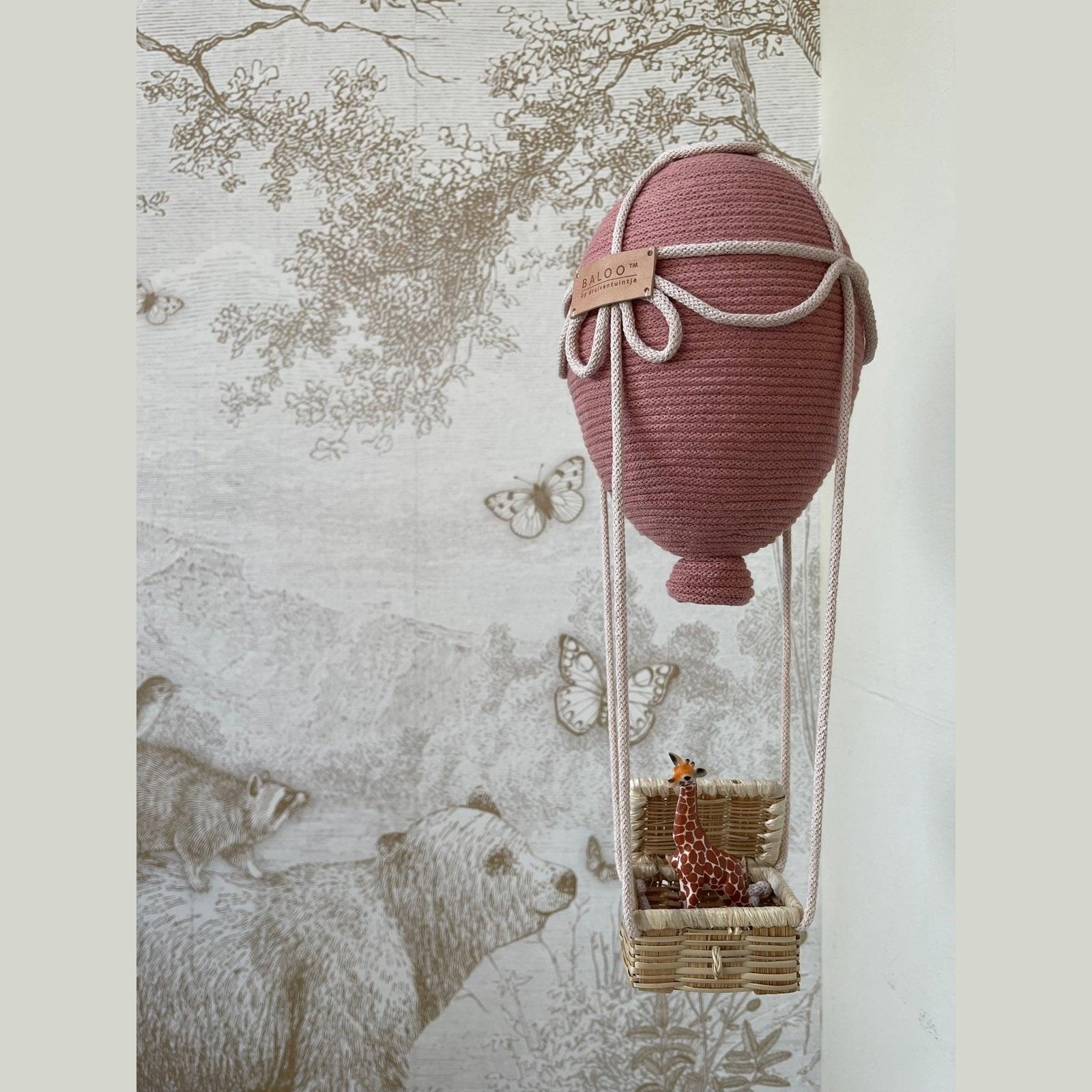 Balloon Flight (20 cm balloon with basket)  with giraffe Nursery Decor - TilianKids