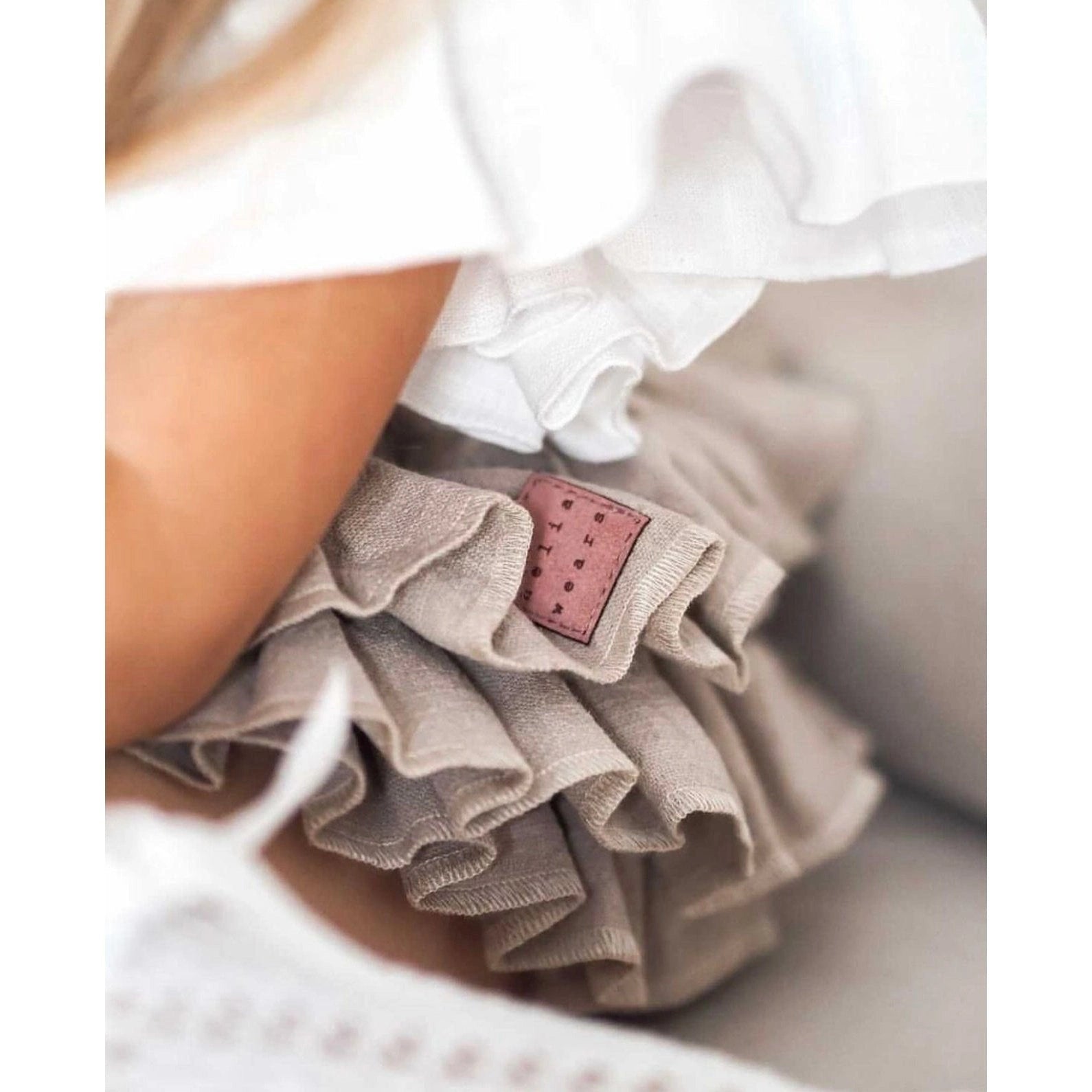 Linen bloomers with frills - TilianKids