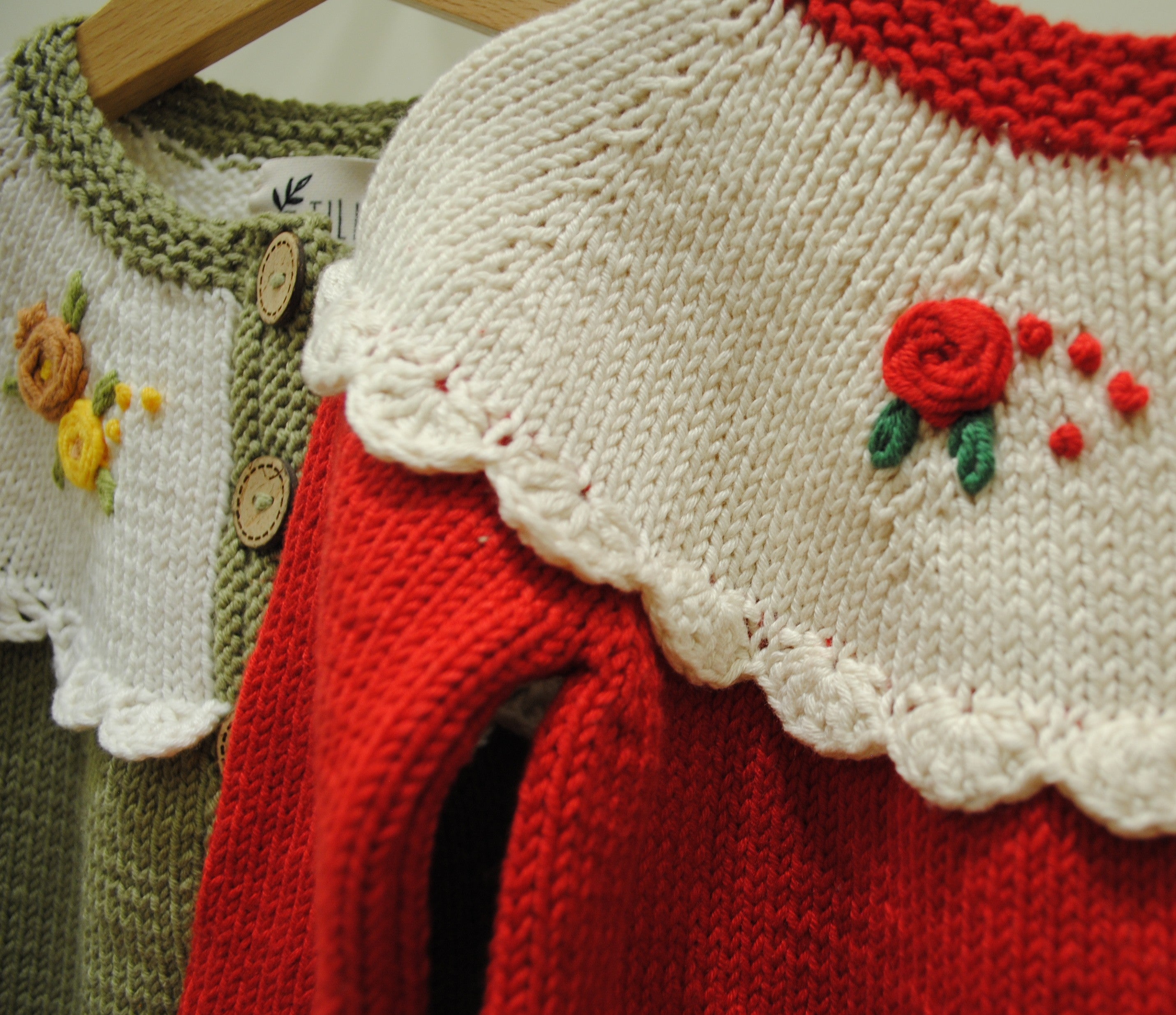 Josette - Elegant baby girl cardigan in pastel tones